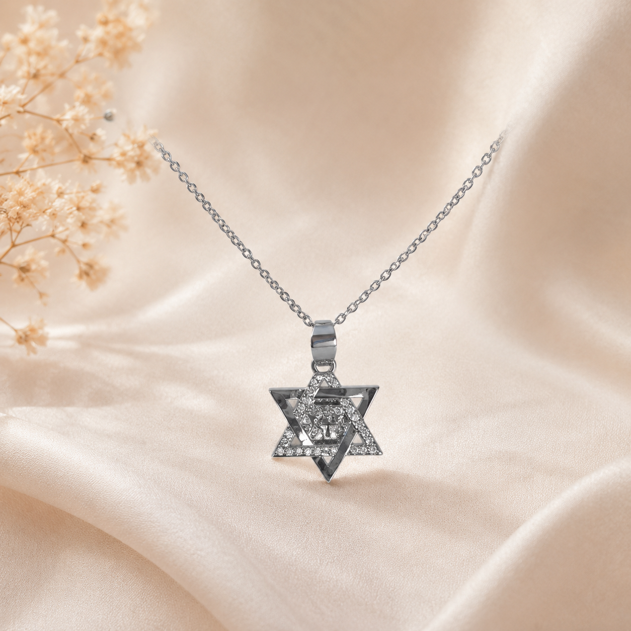שרשרת מגן דוד – ציפוי זהב לבן משובץ אבנים