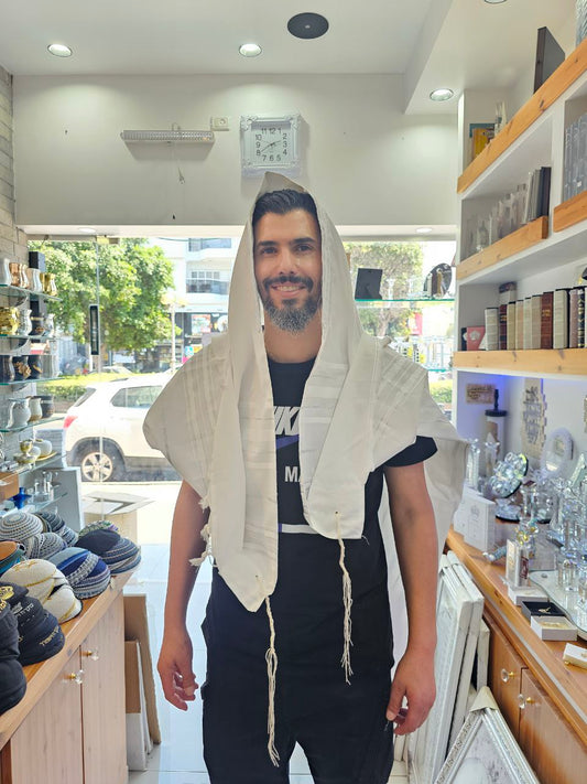 טלית חתנים אקרילן מהודרת – לבן וכסף