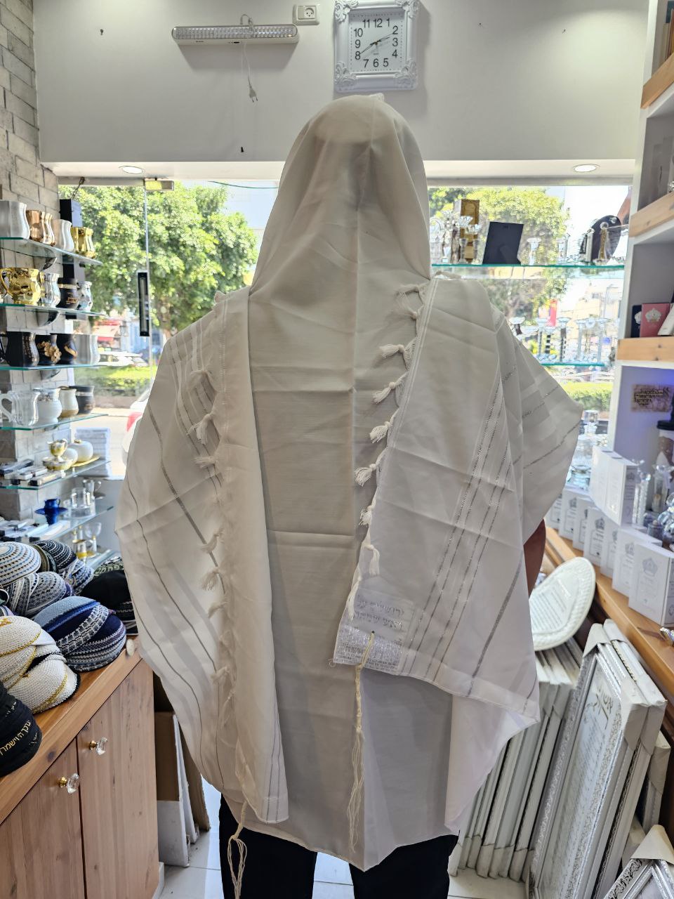 טלית חתנים אקרילן מהודרת – לבן וכסף