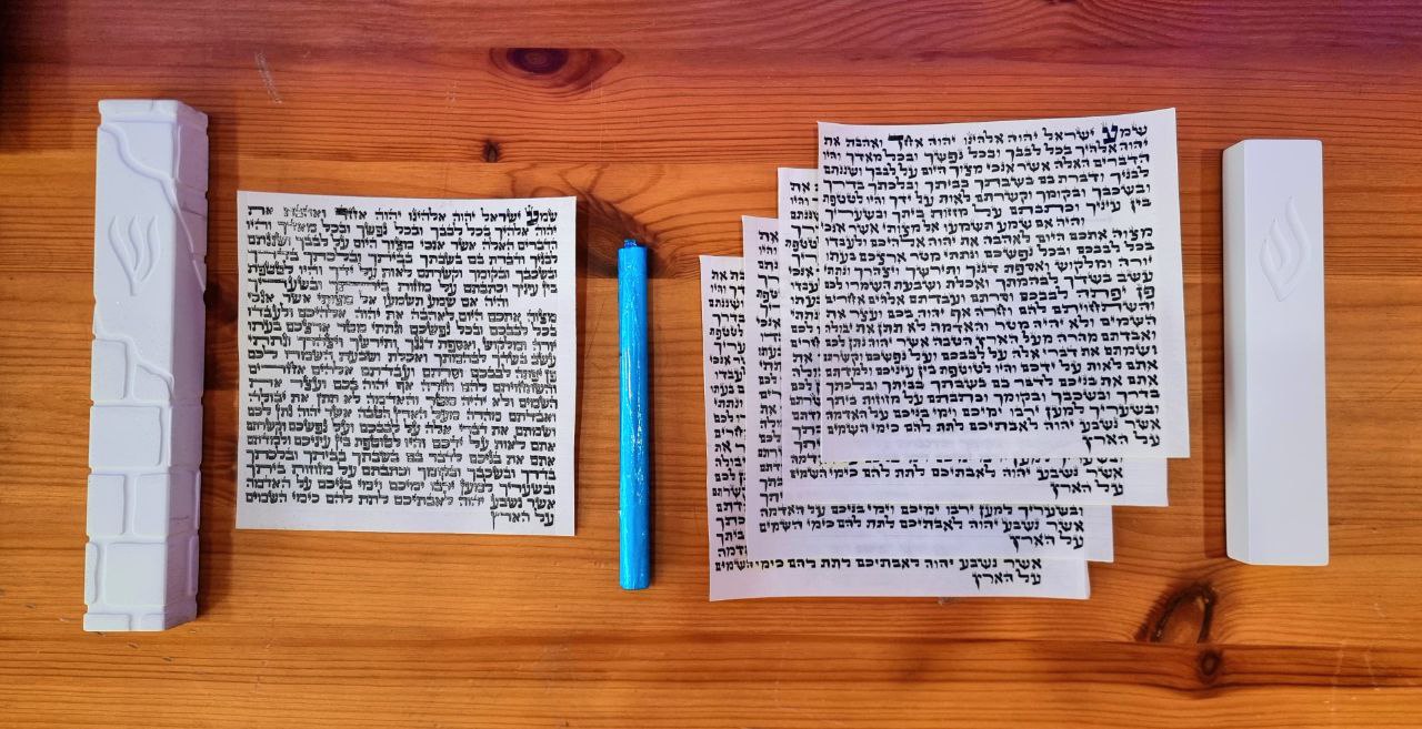 מארז 5 מזוזות מהודרות – בתי מזוזה בטון וקלפים 12 ס"מ