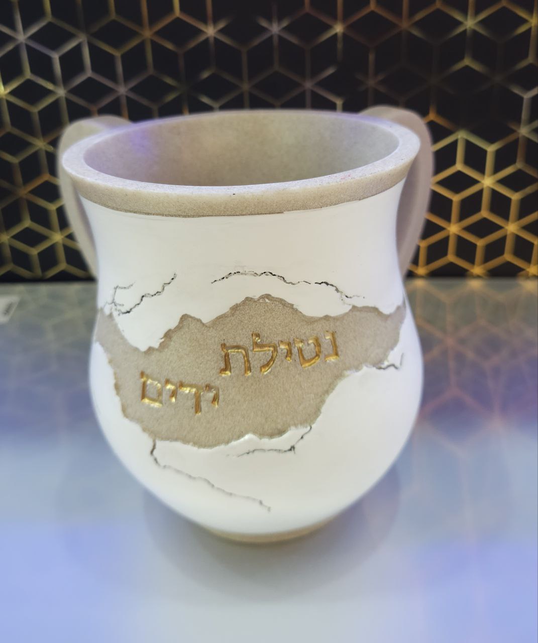 נטלה מעוצבת מפולימר – מהודרת ואלגנטית