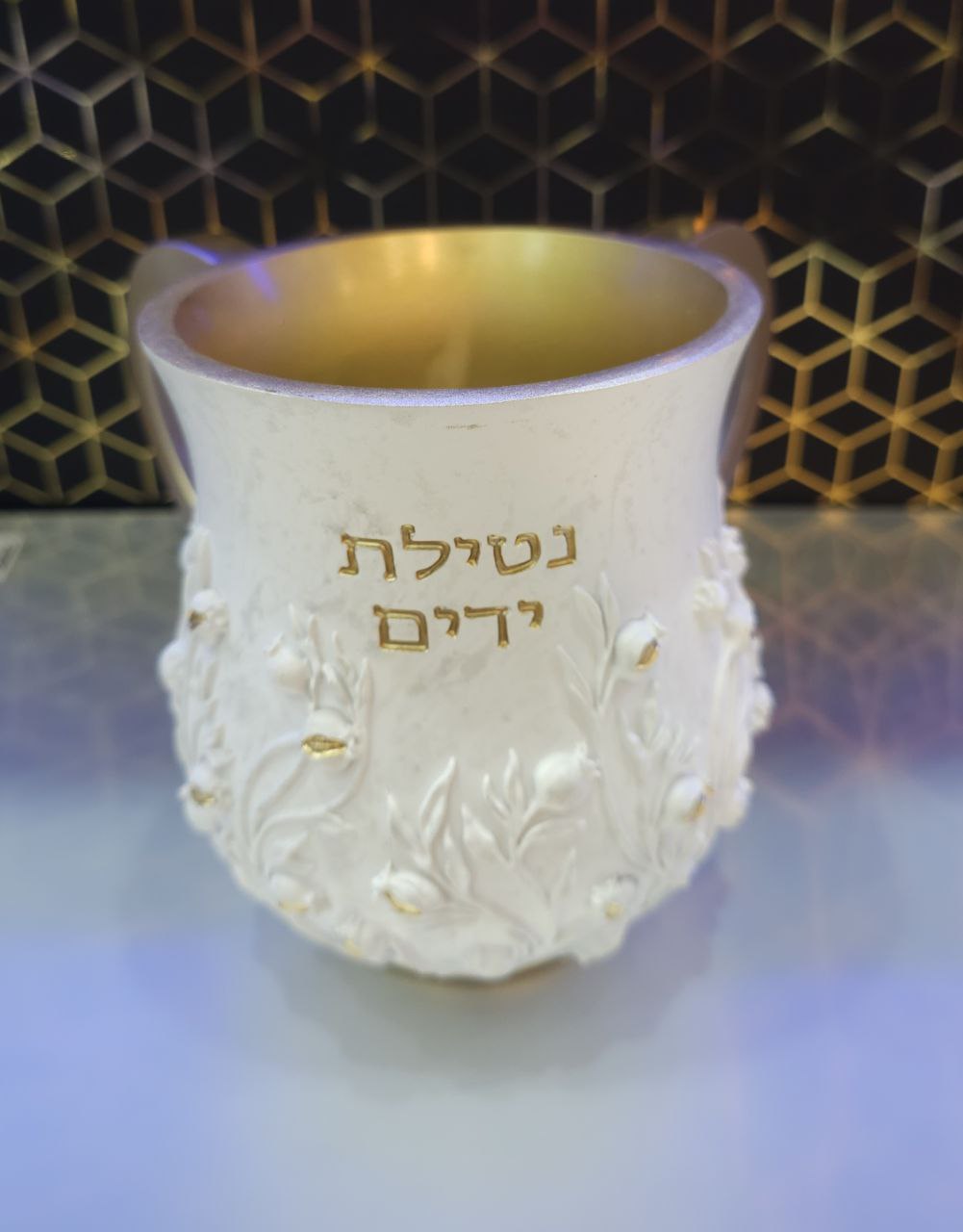 נטלה מהודרת מפולימר – עיצוב אלגנטי