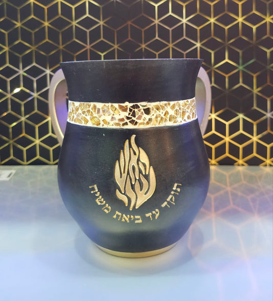 נטלה "האש שלי" מהודרת – פולימר שחור וזהב