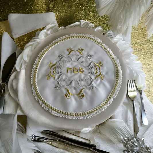 כיסוי פסח סאטן – לבן וזהב