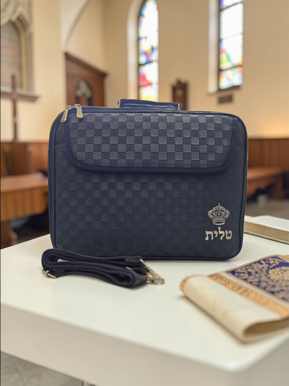 תיק מזוודה לטלית ולתפילין דגם לואי ויטון – כחול כהה
